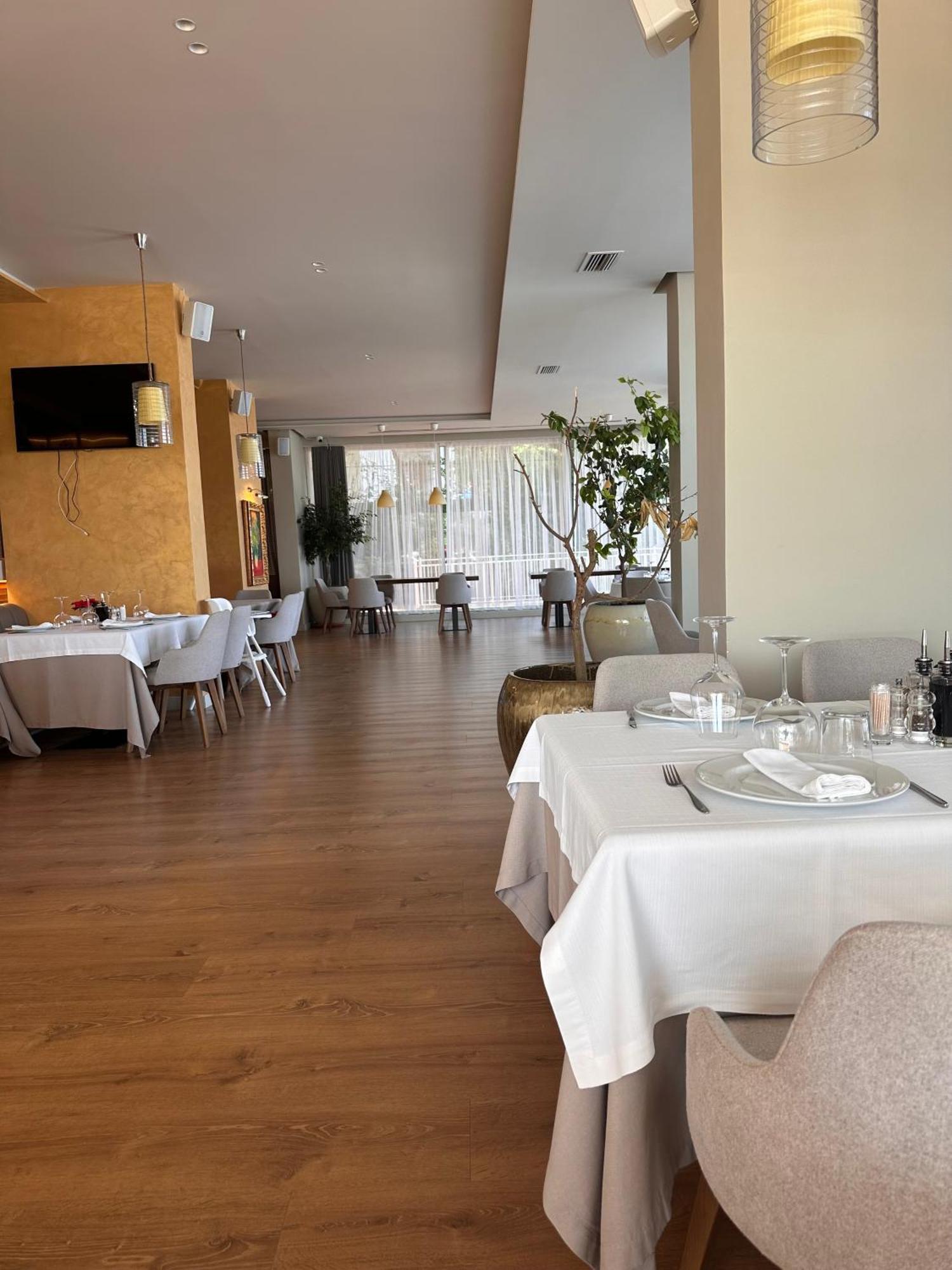 Grand Riviera Blu- Seaside Hotel Radhimë エクステリア 写真